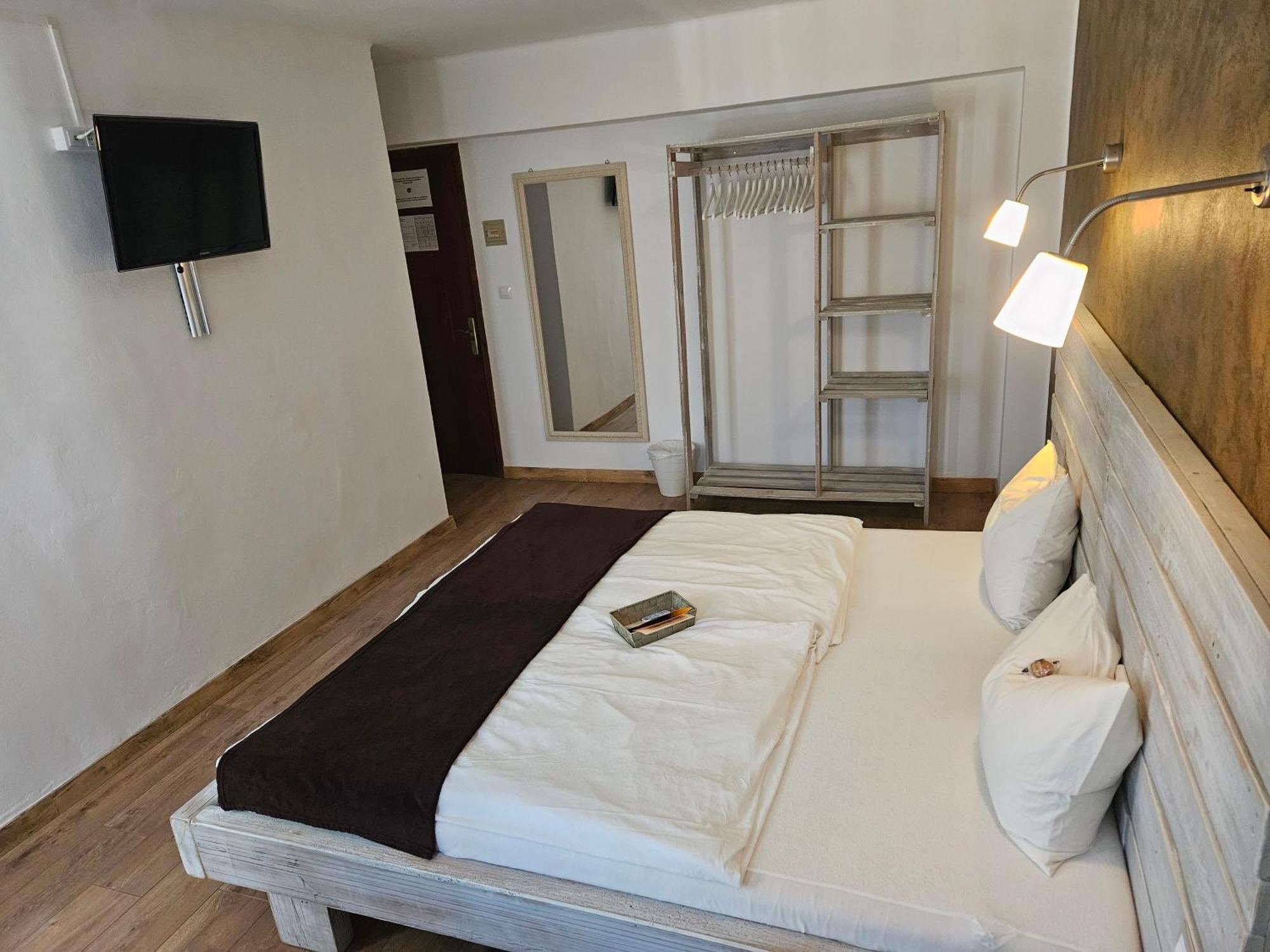 קאלה מילור Seven Hostal מראה חיצוני תמונה