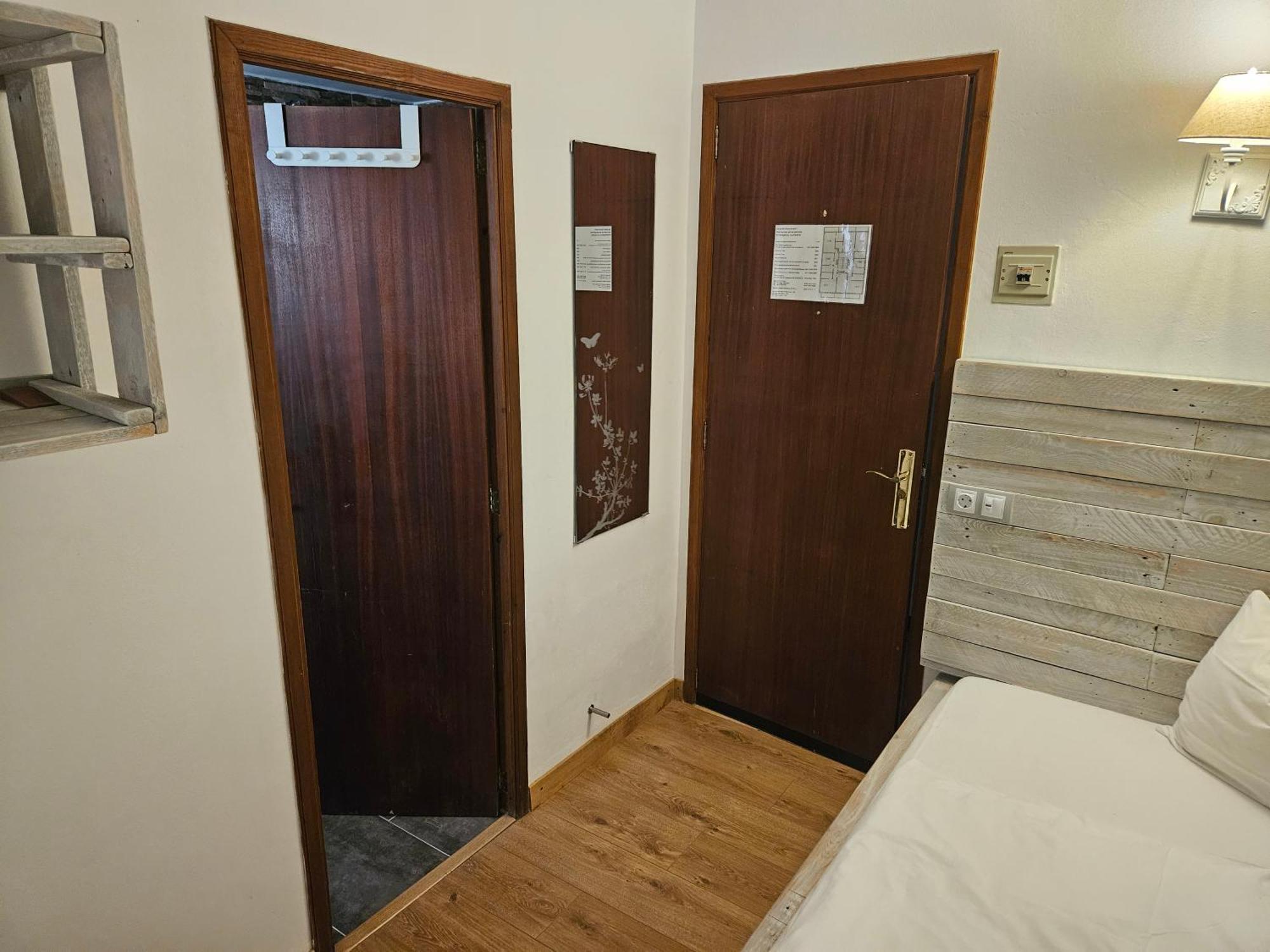 קאלה מילור Seven Hostal מראה חיצוני תמונה