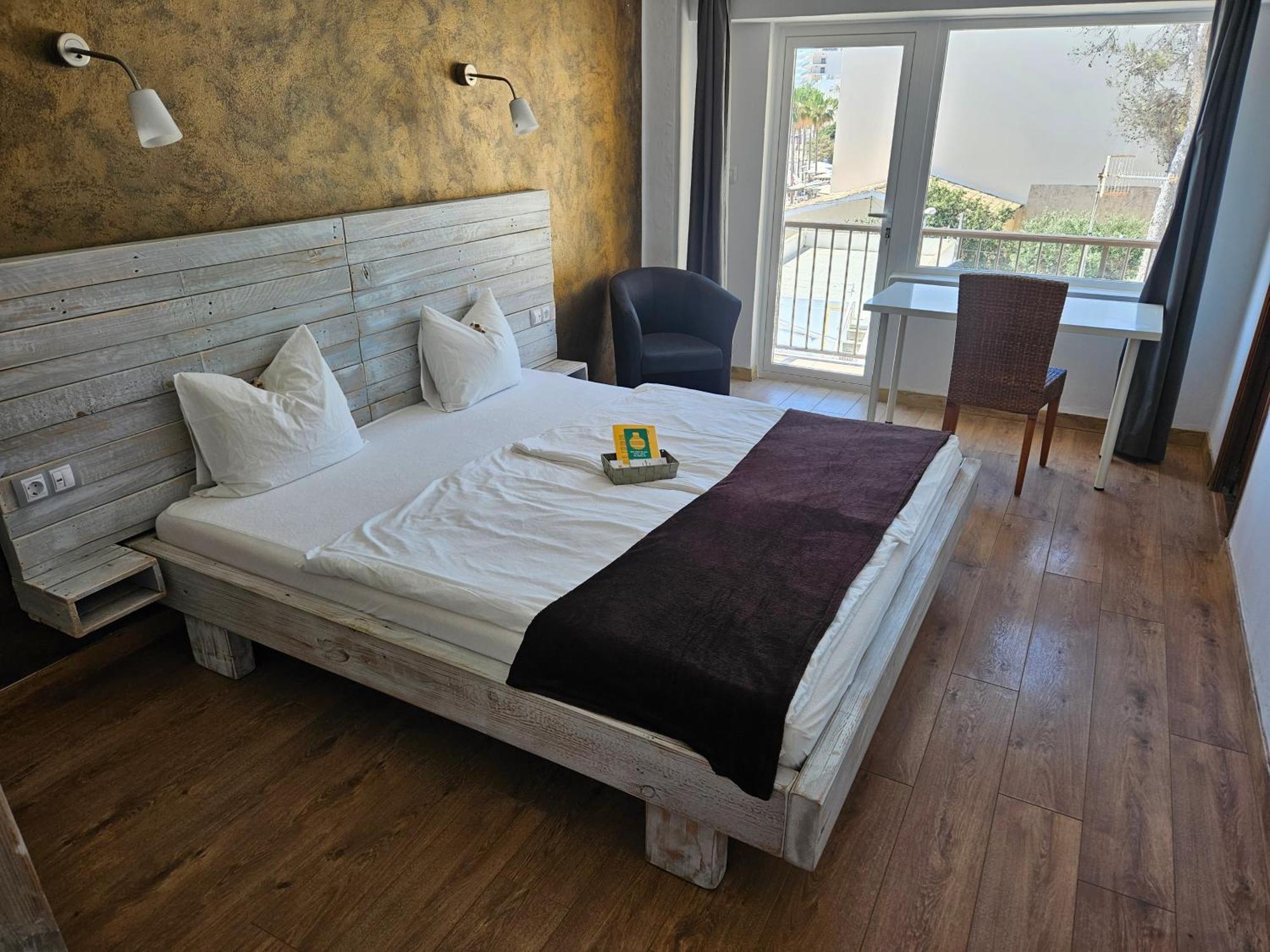 קאלה מילור Seven Hostal מראה חיצוני תמונה